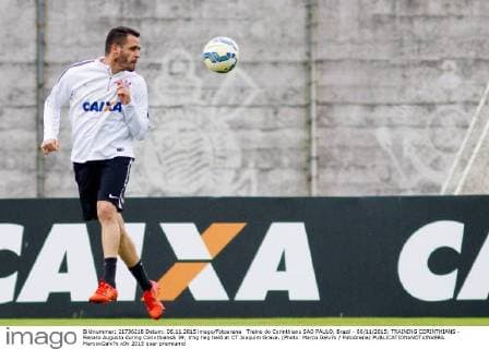 Treino do Corinthians SAO PAULO, Brazil - 06 11 2015: TRAINING CORINTHIANS - Renato Augusto during Corinthians& 39; trng heg held at CT Joaquim Grava. (Photo: Marco Galv?o FotoArena)  MarcoxGalv?o