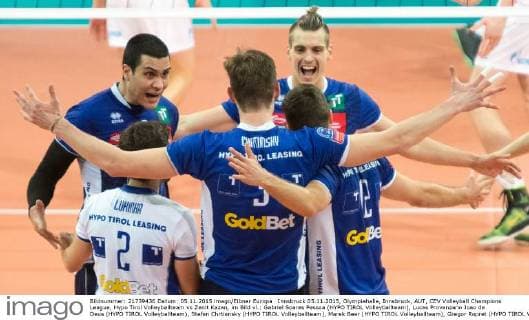 Innsbruck 05.11.2015, Olympiahalle, Innsbruck, AUT, CEV Volleyball Champions League, Hypo Tirol Volleyballteam vs Zenit Kazan, im Bild vl.: Gabriel Soares Pessoa (HYPO TIROL Volleyballteam), Lucas Provenzano Joao de Deus (HYPO TIROL Volleyballteam), Stefan Chrtiansky (HYPO TIROL Volleyballteam), Marek Beer (HYPO TIROL Volleyballteam), Gregor Ropret (HYPO TIROL Volleyballteam) during CEV Volleyball Champions League match between Hypo Tirol Volleyballteam and Zenit Kazan at the Olympiahalle in Innsbruck, Austria on 2015 11 05. EX_JAK