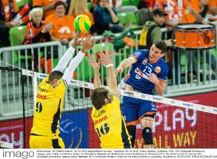 Ljubljana 05.11.2015, Arena Stozice, Ljubljana, SLO, CEV Volleyball Champions League, ACH Volley vs Modena Volley, im Bild Earvin Ngapeth of Modena and Lucas Saatkamp of Modena vs Eric Mochalski of ACH during CEV Volleyball Champions League match between ACH Volley and Modena Volley at the Arena Stozice in Ljubljana, Slovenia on 2015 11 05.  EX_PON  