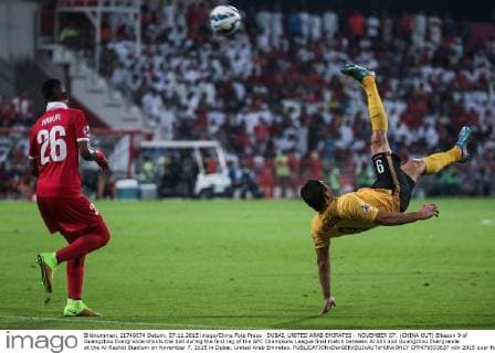 DUBAI, UNITED ARAB EMIRATES - NOVEMBER 07: (CHINA OUT) Elkeson 9 of Guangzhou Evergrande shoots the ball during the first leg of the AFC Champions League final match between Al Ahli and Guangzhou Evergrande at the Al-Rashid Stadium on November 7, 2015 in Dubai, United Arab Emirates.  CFP475533637 