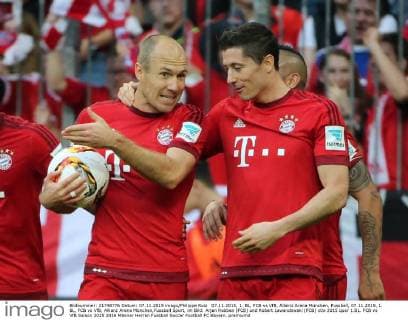 07.11.2015, 1. BL, FCB vs VfB, Allainz Arena München, Fussball, 07.11.2015, 1. BL, FCB vs VfB, Allianz Arena München,Fussball Sport, im Bild: Arjen Robben (FCB) und Robert Lewandowski (FCB)