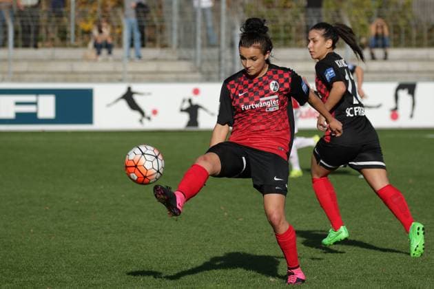 Lina Maria Magull (Freiburg, 16) , Freisteller, Einzelbild, Aktion, Action, Fussball, DFB-Pokal der Frauen, SC Freiburg - Bayer 04 Leverkusen, xozx