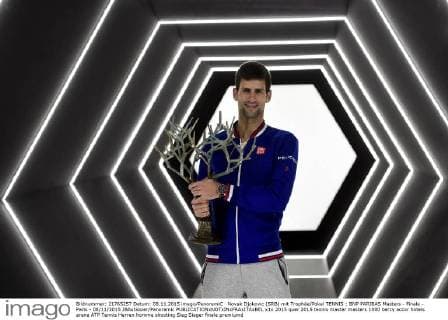 Novak Djokovic (SRB) mit Trophäe Pokal TENNIS : BNP PARIBAS Masters - Finale - Paris - 08 11 2015 JBAutissier Panoramic 