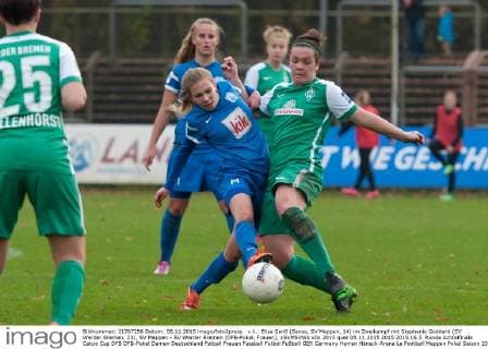v.li.: Elisa Senß (Senss, SV Meppen, 14) im Zweikampf mit Stephanie Goddard (SV Werder Bremen, 23), SV Meppen - SV Werder Bremen (DFB-Pokal, Frauen), xSVMSVWx