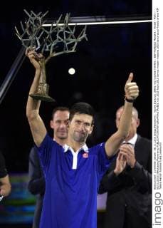 Novak Djokovic (SRB) mit Trophäe TENNIS : BNP PARIBAS Masters - Finale - Paris - 08 11 2015 JBAutissier Panoramic 