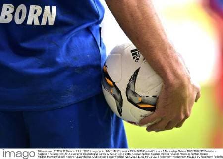 08-11-2015 pmk MX145676 Fussball Herren 2.Bundesliga Saison 2015 2016 SC Paderborn Feature Fussball