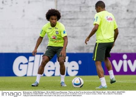 Treino da Sele??o no Corinthians SAO PAULO, Brazil - 09 11 2015: SELECTION TRAINING IN CORINTHIANS - Willian for Selection of Training at Corinthians held at CT Joaquim Grava. (Photo: Marco Galv?o FotoArena)  MarcoxGalv?o