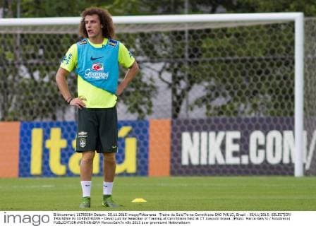 Treino da Sele??o no Corinthians SAO PAULO, Brazil - 09 11 2015: SELECTION TRAINING IN CORINTHIANS - David Luiz for Selection of Training at Corinthians held at CT Joaquim Grava. (Photo: Marco Galv?o FotoArena)  MarcoxGalv?o