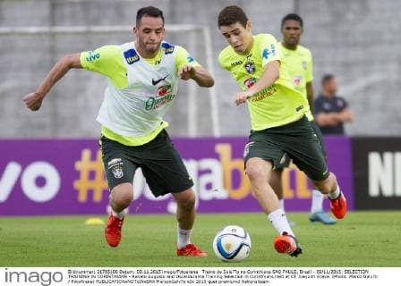 Treino da Sele??o no Corinthians SAO PAULO, Brazil - 09 11 2015: SELECTION TRAINING IN CORINTHIANS - Renato Augusto and Oscardurante Training Selection in Corinthians held at CT Joaquim Grava. (Photo: Marco Galv?o FotoArena)  MarcoxGalv?o