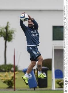 Fußball, Nationalteam Argentinien Training (151110) -- EZEIZA, - Ezequiel Lavezzi of Argentina s national soccer team takes part in a training session in the grounds of the Association of Argentine Soccer (AFA, for its acronym in Spanish), in Ezeiza city, 32km away of Buenos Aires, capital of Argentina, on Nov. 9, 2015. Argentina will face Brazil in a qualifier match for the World Cup Russia 2018, to be held on Nov. 12 in the Antonio Vespucio Liberti stadium, in Buenos Aires, Argentina. Martin Zabala) (da) (sp) (SP)ARGENTINA-EZEIZA-SOCCER-TRAINING e MARTINxZABALA