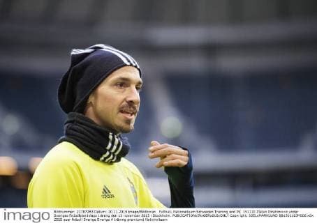 Fußball, Nationalteam Schweden Training und PK 151110 Zlatan Ibrahimovic under Sveriges fotbollslandslags träning den 10 november 2015 i Stockholm.  Copyright: JOELxMARKLUND BB151110JM006