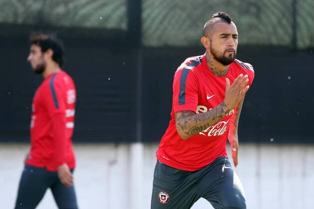 Fussball, Training Nationalteam Chile SANTIAGO, Nov. 10, 2015 -- Image provided by Chile s National Association of Professional Soccer (, for its acronym in Spanish), shows Arturo Vidal of the Chile taking part during a training session in the Sporting Complex Juan Pinto Duran, in Santiago city, capital of Chile, on Nov. 10, 2015. Chile will face Colombia in the qualifying match for the FIFA World Cup WM Weltmeisterschaft Fussball 2018 in the National Stadium of Santiago on Nov. 12. ) (da) (sp) (SP)CHILE-SANTIAGO-SOCCER-TRAINING ANFP 