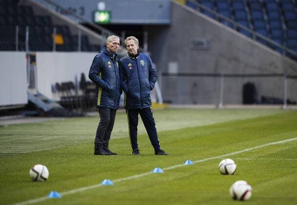 151111 Hakan Sjöstrand, Generalsekretär des schwedischen Fußballverbandes, Coach Erik Hamren - Fussball, Training Nationalteam Schweden in Stockholm.  JOELxMARKLUND BB151111JM012