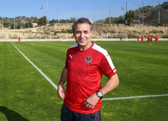 SOCCER - AUT vs SUI, friendly match, preview ALICANTE,SPAIN,11.NOV.15 - SOCCER - OEFB international match Länderspiel Austria vs Switzerland, friendly match, preview, team training camp, training team AUT. Image shows head coach Marcel Koller (AUT). GEPAxpictures xChristianxOrt
