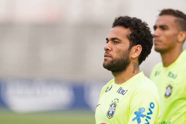 Training Selection Home Brazilian Sao Paulo, Brazil - 10 11 2015: SELECTION TRAINING HOME BRAZIL - Daniel Alves during training the Brazilian Principal Selection held at CT Joaquim Grava Corinthians. (Photo: Fe Reis FotoArena)  FexReis