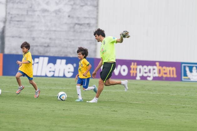 Training Selection Home Brazilian Sao Paulo, Brazil - 10 11 2015: SELECTION TRAINING HOME BRAZILIAN - Kaka playing with his son Luca and a colleague during training the Brazilian Principal Selection held at CT Joaquim Grava Corinthians. (Photo: Fe Reis FotoArena)  FexReis