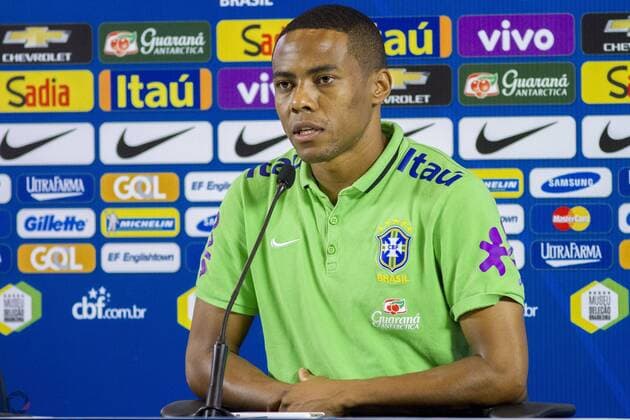 Treino da Sele??o Brasileira Principal SAO PAULO, Brazil - 11 11 2015: BRAZILIAN SELECTION TRAINING HOME - press conference PK Pressekonferenz the wheel Elias national team Nationalteam during the training held at the Main. (Photo: Marco Galv?o FotoArena)  MarcoxGalv?o