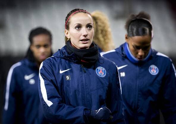 Fußball, Damen Champions League, KIF Örebro - Paris St. Germain 151111 Paris SG Kosovare Asllani under fotbollsmatchen i Womens Champions League mellan Kif Örebro och Paris SG den 11 november 2015 i Örebro.  Copyright: JohanxBernström BB151111BB163