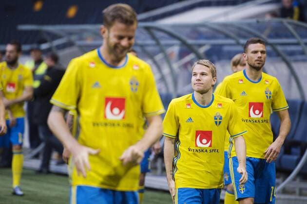 Fußball, Nationalteam Schweden, Fotoshooting in Stockholm 151111 Oscar Lewicki under en lagfotografering med sveriges fotbollslandslag den 11 november 2015 i Stockholm.  Copyright: JOHANNAxLUNDBERG BB151111JL049