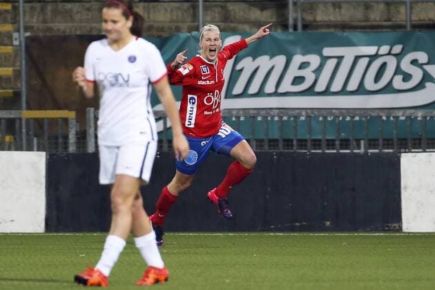 Fußball, Damen Champions League, KIF Örebro - Paris St. Germain 151111 Örebros Sanna Talonen jublar efter 1-0 under fotbollsmatchen i Womens Champions League mellan Kif Örebro och Paris SG den 11 november 2015 i Örebro.  Copyright: JOHANxBERNSTRÖM BB151111BB205
