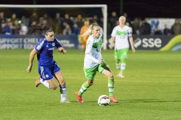 Fußball, UWCL, FC Chelsea - VfL Wolfsburg; Lara Dickenmann (Wolfsburg, 21) am Ball. xtgx