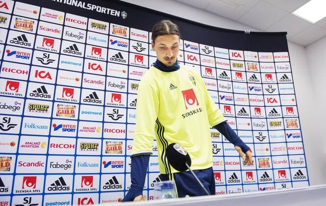 Fußball, Nationalteam Schweden Training und PK Zlatan Ibrahimovic - Stockholm, Pressekonferenz Nationalteam Schweden.  Copyright: JOELxMARKLUND BB151112JM039