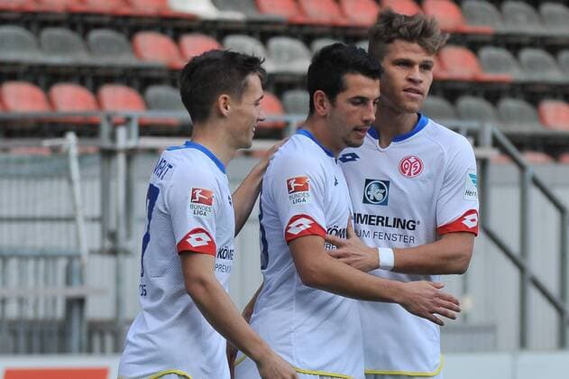 12.11.2015, xtkx, Fussball Testspiel, FSV Mainz 05 - SV Sandhausen v.l. Philipp Klemmend (Mainz 05), Julian Derstroff (Mainz 05), Florian Niederlechner (Mainz 05) ,