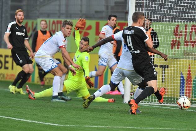 12.11.2015, xtkx, Fussball Testspiel, FSV Mainz 05 - SV Sandhausen v.l. Florian Niederlechner (Mainz 05) , Jhon Cordoba (Mainz 05) , Damian Rossbach (SV Sandhausen) ,