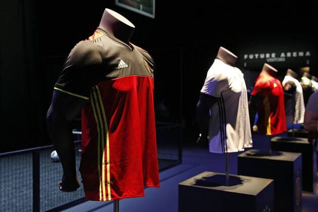 Fußball, Trikot Präsentation Nationalteam Belgien Maillot Belgique FOOTBALL : Presentation des nouveaux maillots - Belgique - Euro 2016 - Paris - 12 11 2015 PhotoNews Panoramic 