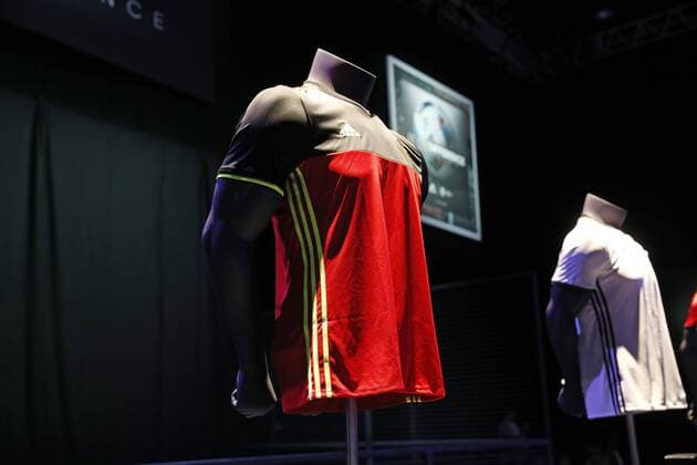 Fußball, Trikot Präsentation Nationalteam Belgien Maillot Belgique FOOTBALL : Presentation des nouveaux maillots - Belgique - Euro 2016 - Paris - 12 11 2015 PhotoNews Panoramic 