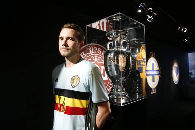 Fußball, Trikot Präsentation Nationalteam Belgien Trophee - Maillot belge FOOTBALL : Presentation des nouveaux maillots - Belgique - Euro 2016 - Paris - 12 11 2015 PhotoNews Panoramic 