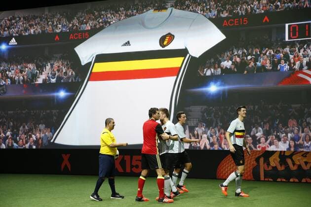 Fußball, Trikot Präsentation Nationalteam Belgien Nouveau Maillot belge FOOTBALL : Presentation des nouveaux maillots - Belgique - Euro 2016 - Paris - 12 11 2015 PhotoNews Panoramic 