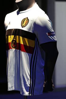 Fußball, Trikot Präsentation Nationalteam Belgien Nouveau Maillot belge FOOTBALL : Presentation des nouveaux maillots - Belgique - Euro 2016 - Paris - 12 11 2015 PhotoNews Panoramic 