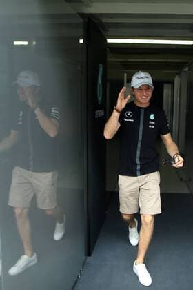 Motorsports: FIA Formula One World Championship WM Weltmeisterschaft 2015, Grand Prix of Brazil, 6 Nico Rosberg (GER, Mercedes AMG Petronas Formula One Team), xHOCHxZWEIx