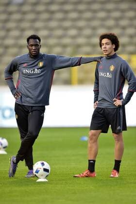 Fußball, Training Nationalteam Belgien Lukaku Romelu forward of Belgium and Witsel Axel midfielder of Belgium pictured FOOTBALL : Entrainement Equipe Belgique - Bruxelles - 12 11 2015 PhotoNews Panoramic 