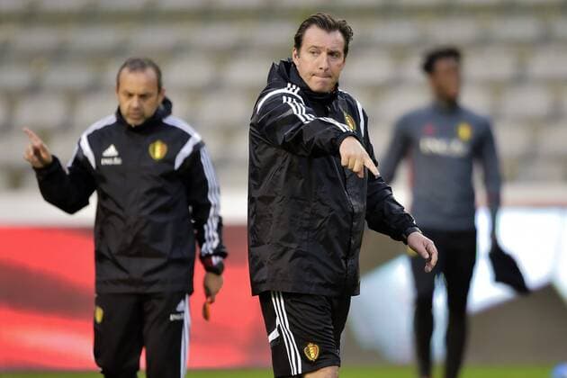 Fußball, Training Nationalteam Belgien Wilmots Marc head coach of Belgian Team issues instructions to his players FOOTBALL : Entrainement Equipe Belgique - Bruxelles - 12 11 2015 PhotoNews Panoramic 