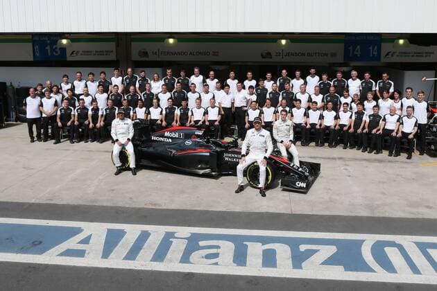 Motorsports: FIA Formula One World Championship WM Weltmeisterschaft 2015, Grand Prix of Brazil, 14 Fernando Alonso (ESP, McLaren Honda), 22 Jenson Button (GBR, McLaren Honda), Stoffel Vandoorne (BEL, McLaren Honda), xHOCHxZWEIx