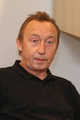 Joachim Streich (Deutschland) - Podiumsgespräch zum Thema Der Fußball im Land des Weltmeisters und in Sachsen während des 16. BDFL Oldie Fußballtrainer Treffen in der Sportschule Egidius Braun in Leipzig - Portrait,Deutschland, Fussball, Mann, Maenner,10.11.2015
