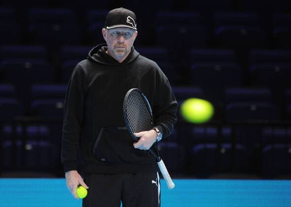 Tennis - 2015 ATP Tennis Herren World Tour Finals at The O2 - Pre-Tournament Media Day Coach Boris Becker during training with Novak Djokovic on the main court 