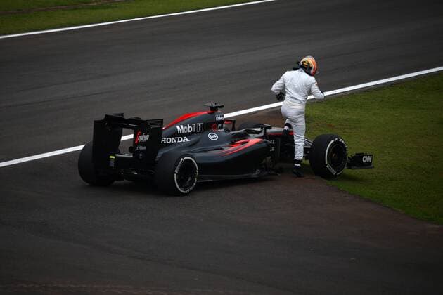 Brazilian Grand Prix, Sao Paulo 12 - 15 November 2015 13.11.2015 - Free Practice 2, Fernando Alonso (ESP) McLaren Honda MP4-30 retires from the practice 2. 