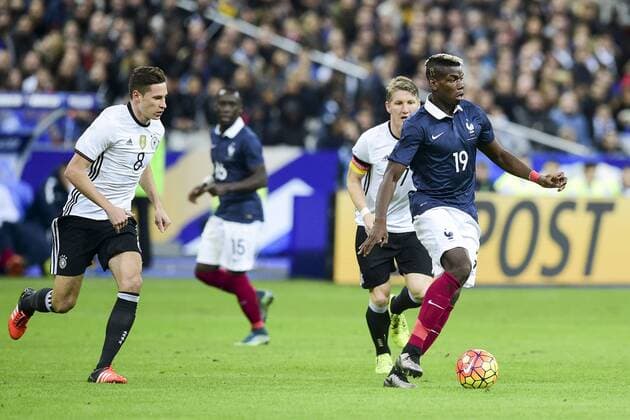 Paul Pogba (Fra) vs Julian Draxler (All) - Fussball, Nationalteam Länderspiel, Testspiel, Frankreich vs. Deutschland - 13 11 2015 JBAutissier Panoramic 