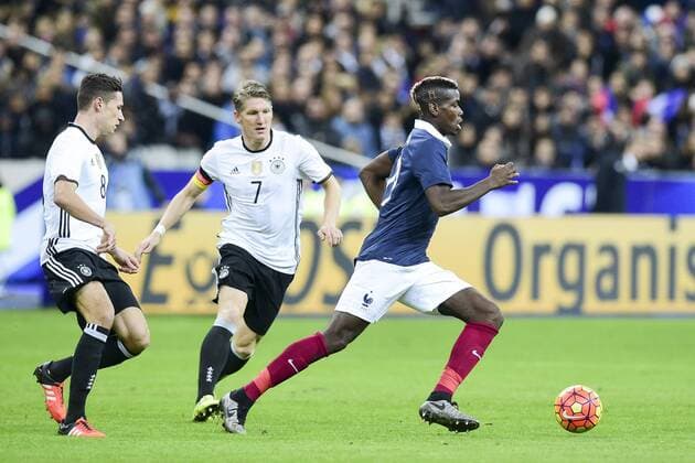 Paul Pogba (Fra) vs Julian Draxler (All) - Fussball, Nationalteam Länderspiel, Testspiel, Frankreich vs. Deutschland - 13 11 2015 JBAutissier Panoramic 