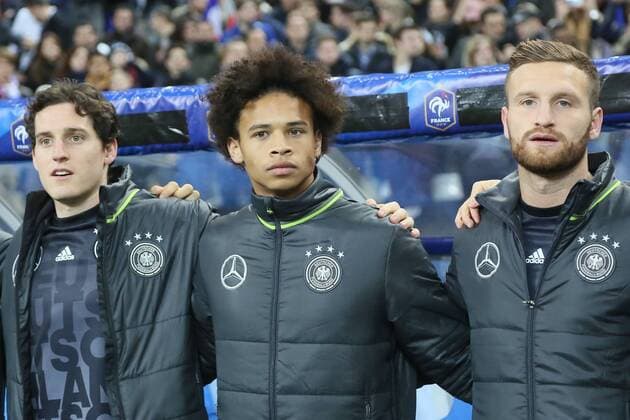 Leroy Sane (D) singt nicht bei der Nationalhymne - Frankreich vs. Deutschland, EM-Qualifikation, Stade de France