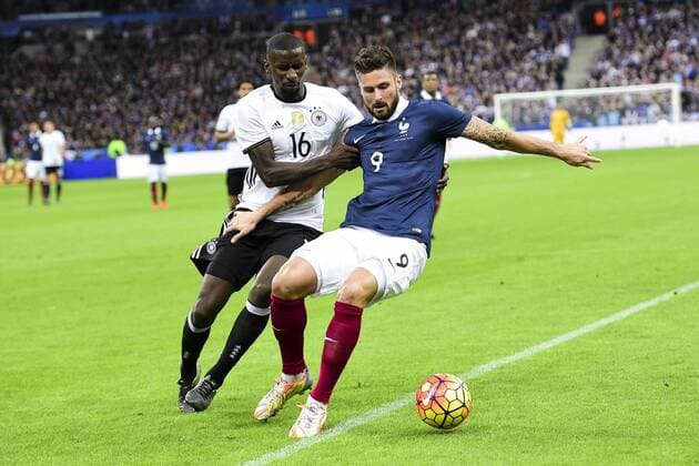 Olivier Giroud (Fra) vs Antonio Rüdiger (All) - Fussball, Nationalteam Länderspiel, Testspiel, Frankreich vs. Deutschland - 13 11 2015 JBAutissier Panoramic 