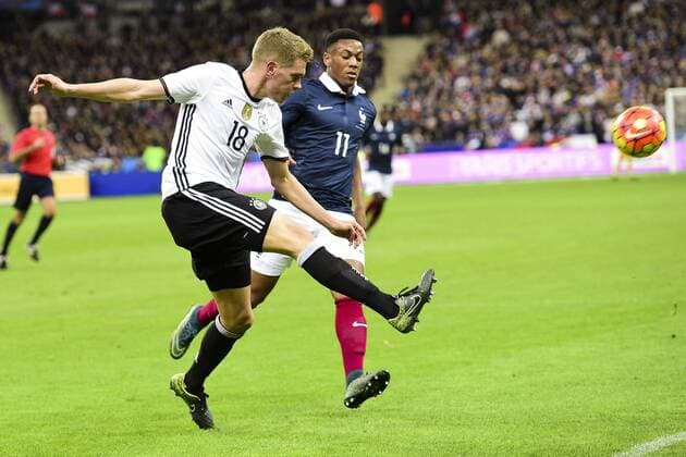 Anthony Martial (Fra) vs Matthias Ginter (All) - Fussball, Nationalteam Länderspiel, Testspiel, Frankreich vs. Deutschland - 13 11 2015 JBAutissier Panoramic 