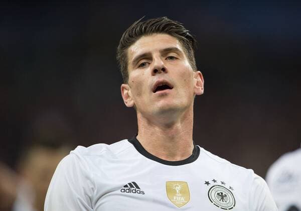 13. November 2015: Paris, Fussball Testspiel: Frankreich - Deutschland: Mario Gomez (Deutschland).
