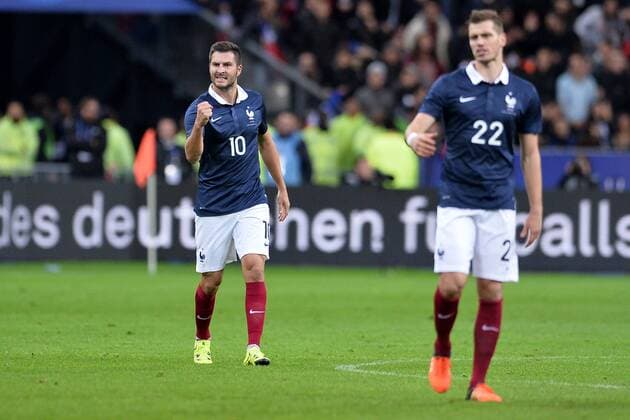 Fußball Länderspiel Frankreich - Deutschland am 13.11.2015 im Stade de France in Paris Torjubel zum 2:0 durch Ande-Pierrechts Gignac ( Frankreich ), hinten xTTx