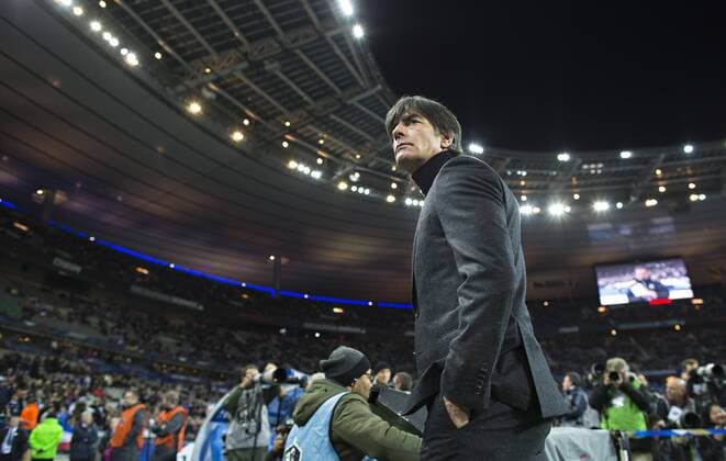 Paris St. Denis, 13.11.2015, Stade de France Trainer Joachim Löw (Deutschland) Frankreich - Deutschland mm