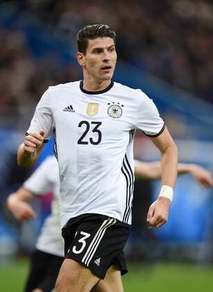 FUSSBALL INTERNATIONAL TESTSPIEL in Paris, Saint-Denis im Stade de France Frankreich - Deutschland 13.11.2015 Mario Gomez (Deutschland) 