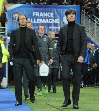 Länderspiel: Frankreich - Deutschland 13.11.2015 in Paris. Bundestrainer Joachim Löw (Deut. re.) und Co.-Trainer Thomas Schneider. HM